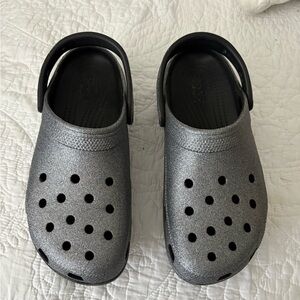 CROCS Women's Glitter Water Shoes - Silver